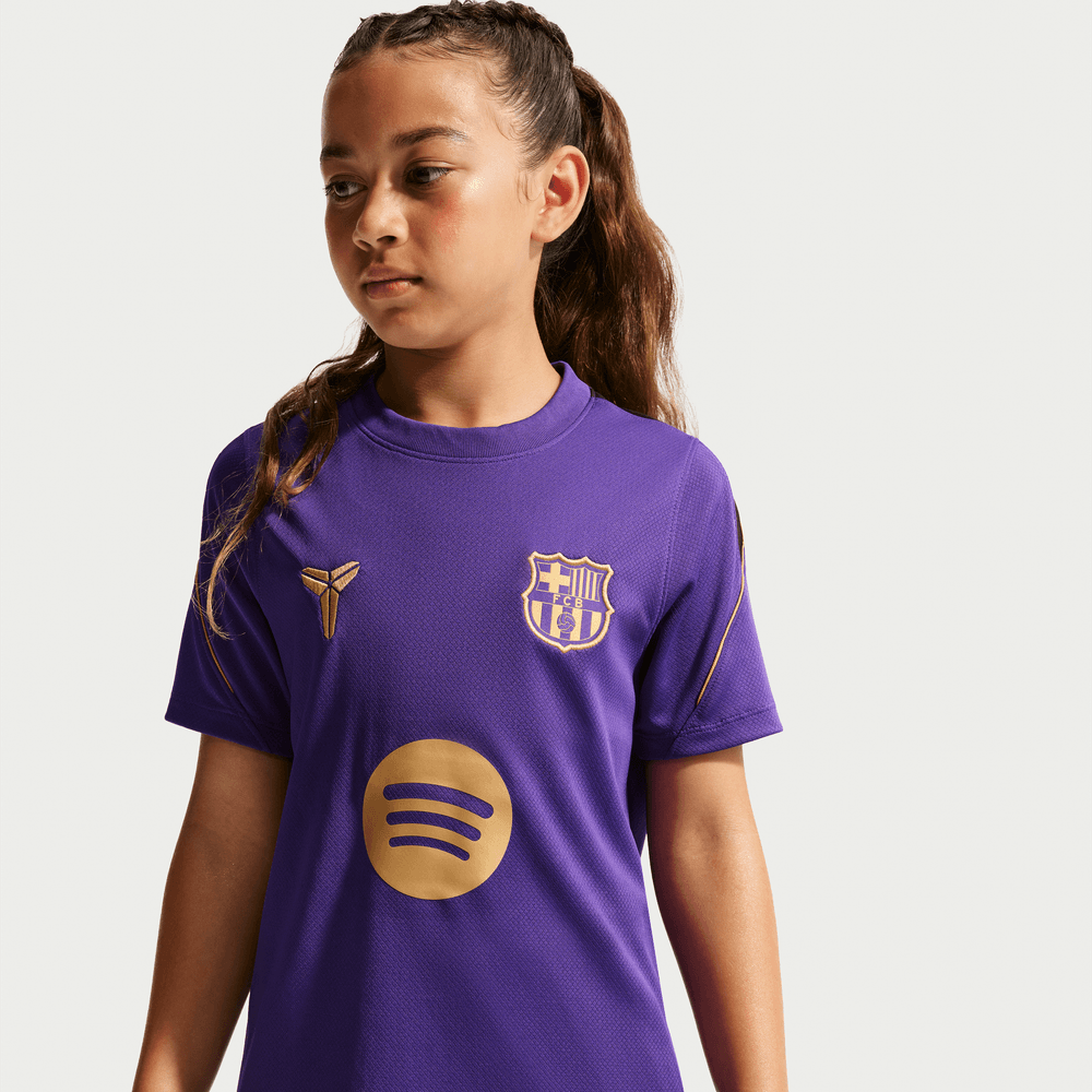 Youth FC Barcelona Strike Top