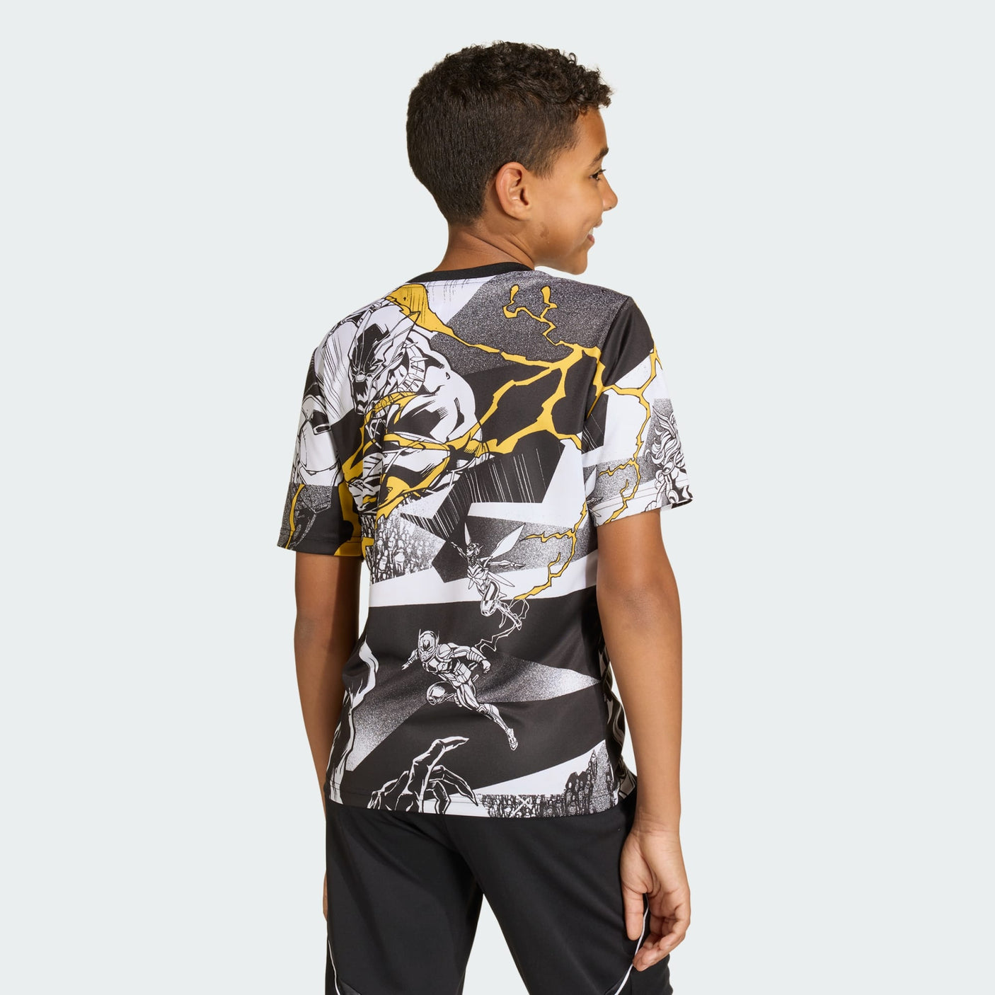 Youth Real Madrid Avengers 25/26 Pre-Match Shirt