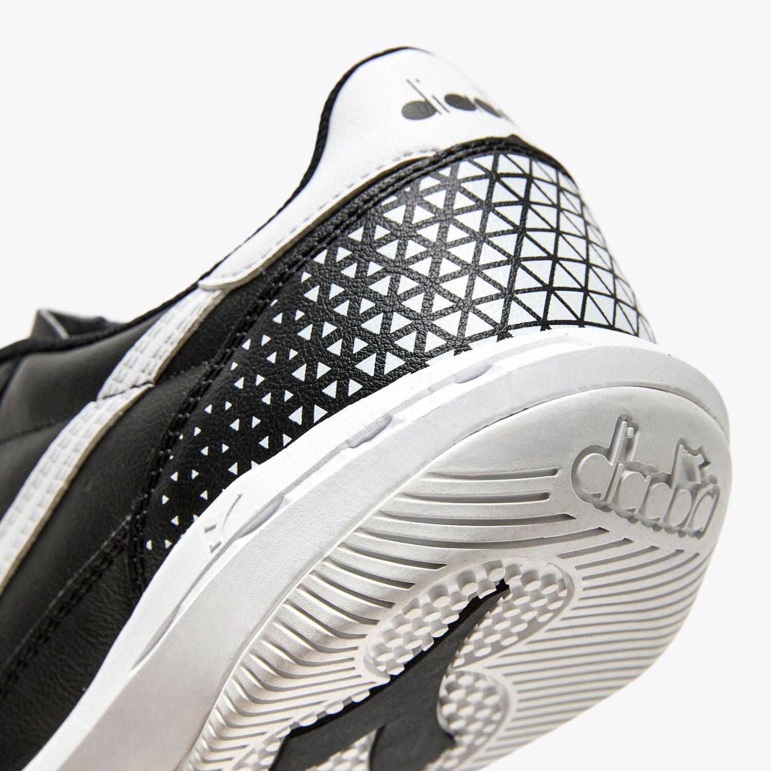 Diadora Calcetto GR LT ID [Black/White]