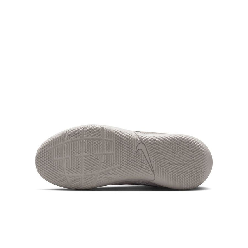 Junior Nike Streetgato IC [Light Smoke Grey/Metallic Silver]
