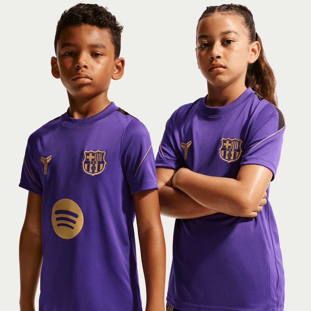 Youth FC Barcelona Strike Top