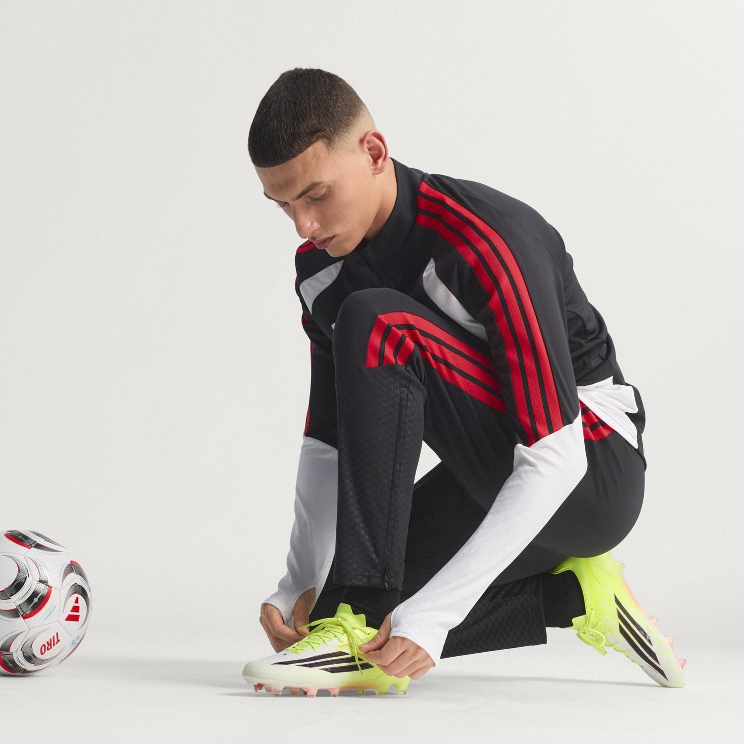 F50 Elite FG [Team Solar Yellow/Black]