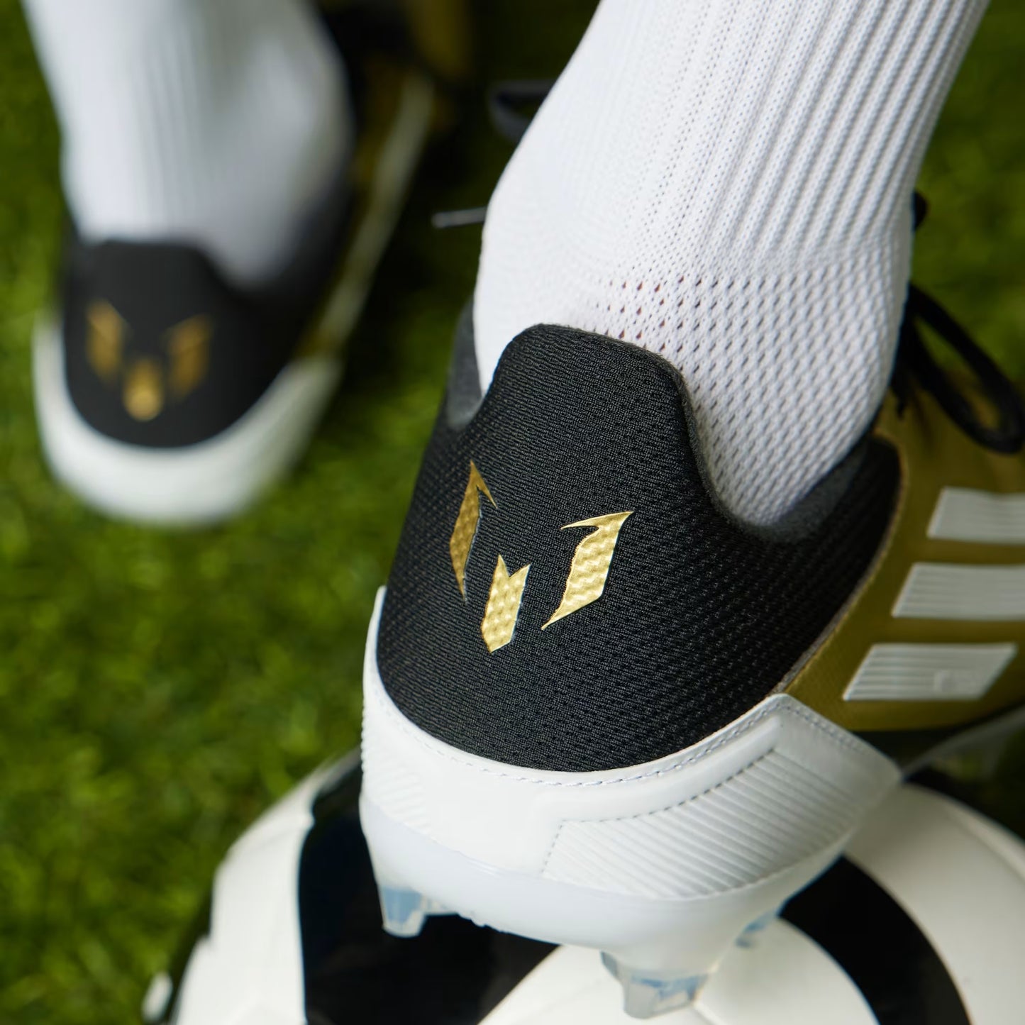 F50 Messi League FG/MG [Black/Gold]