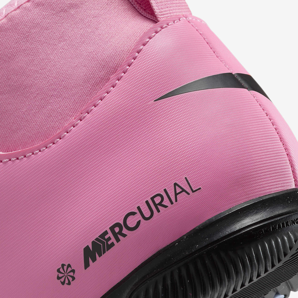 Nike Jr. Mercurial Superfly 10 Club IC [Magic Flamingo/Black-Total Crimson]
