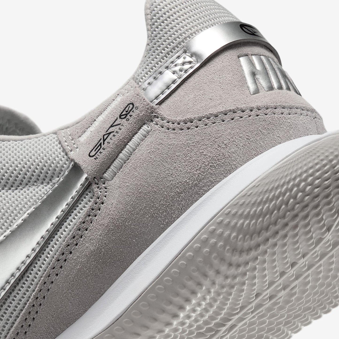 Nike Streetgato IC [Light Smoke Grey/Metallic Silver]