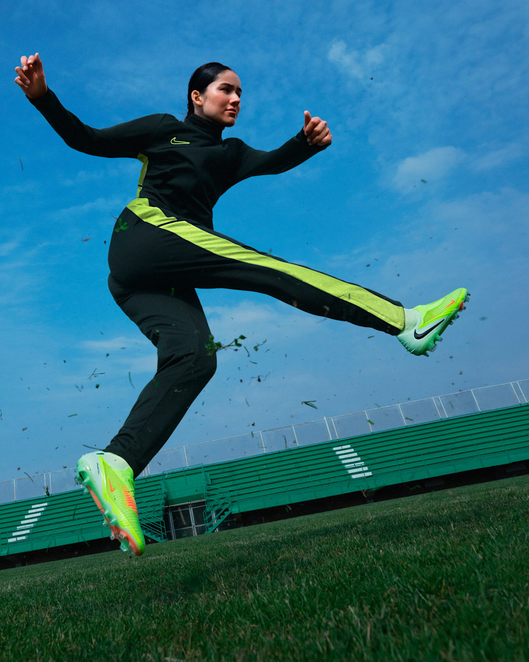 Phantom 6 Low Elite FG [Limelight/Hyper Crimson] – Tursi Soccer Store
